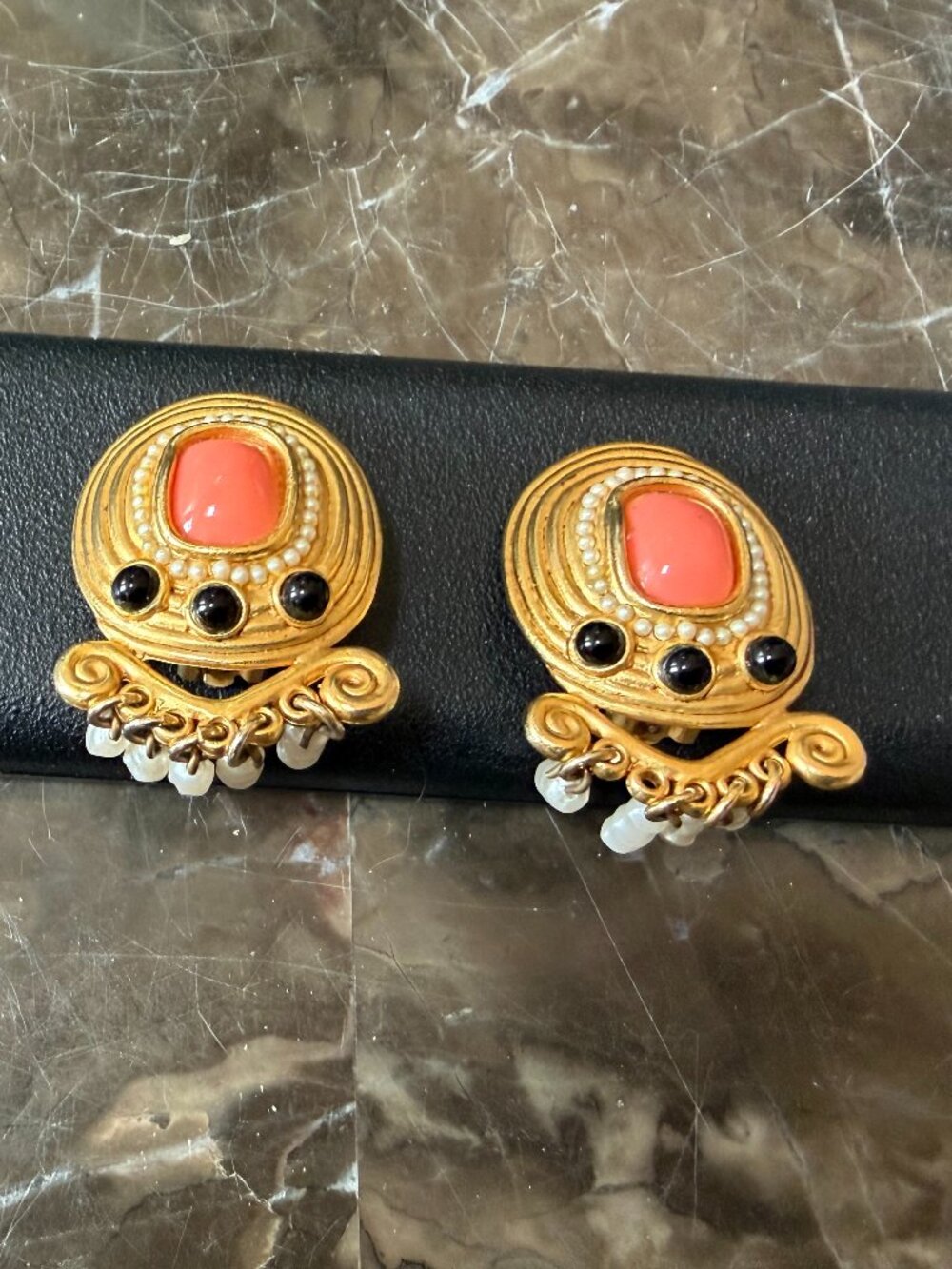 CRAFT clip earring (Preowned)